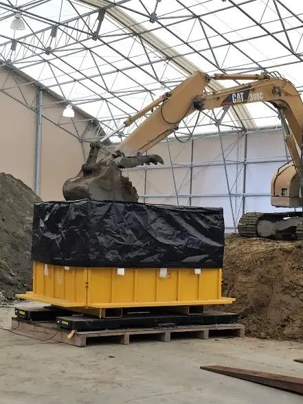 Loading _ lifting frame 01